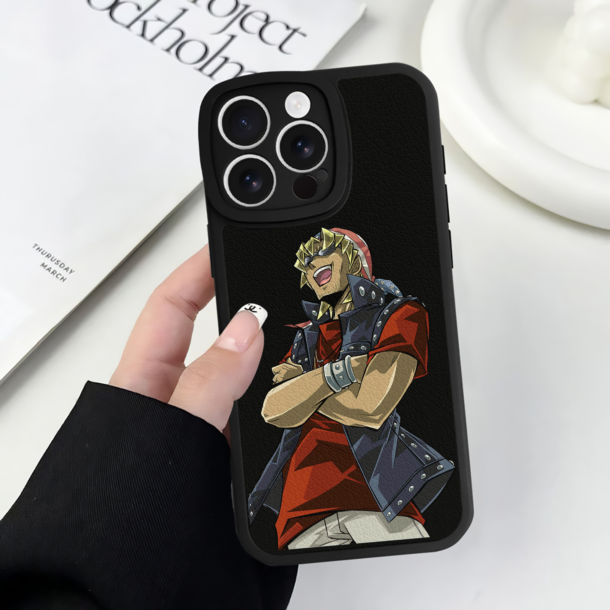 遊☆戯☆王 Yu-Gi-Oh! 【iPhone 16シリーズ対応】シリコンスマホケース（レザー調） 材質：シリコン